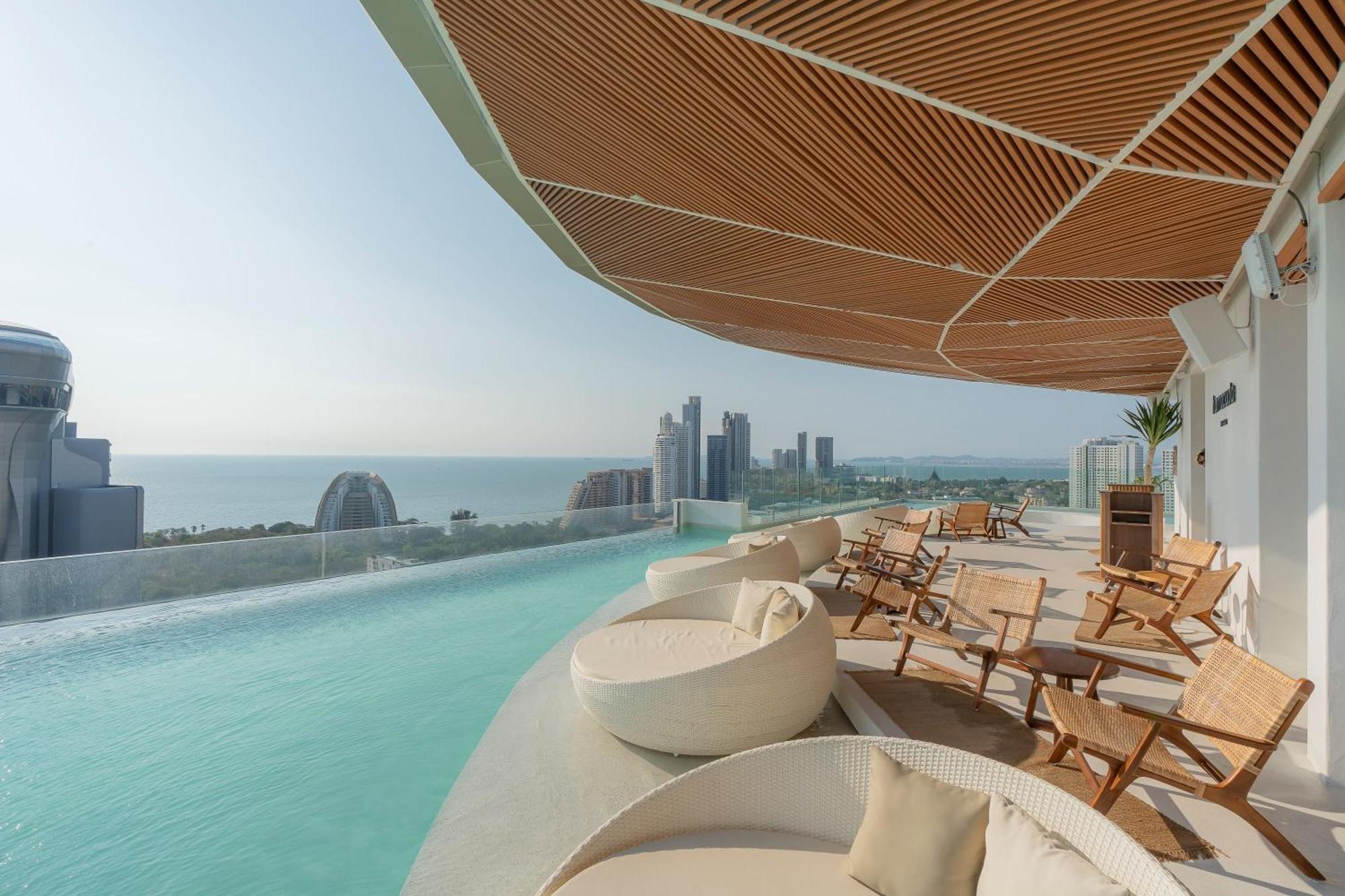 Akara Hotel Pattaya Exterior photo