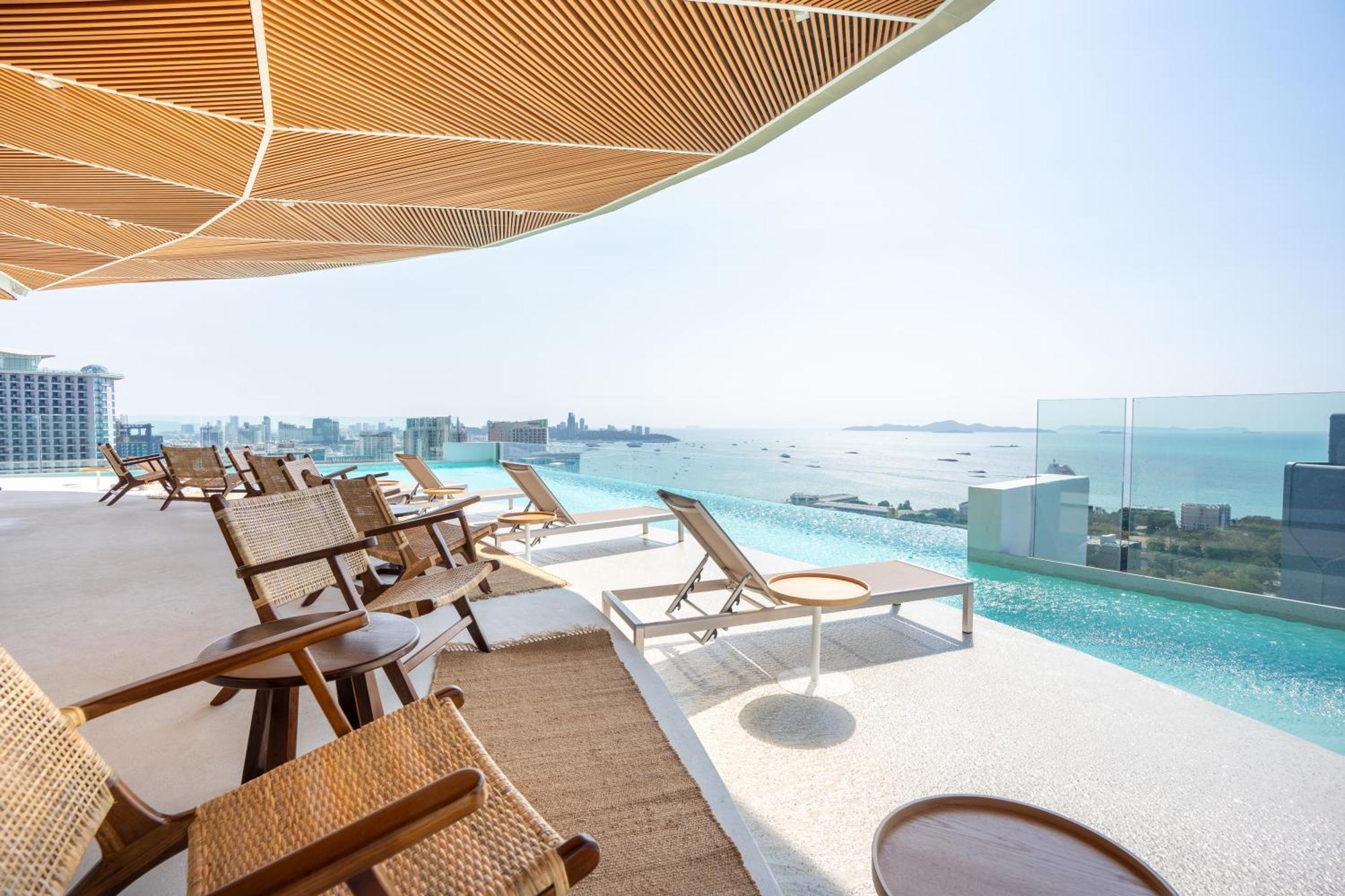 Akara Hotel Pattaya Exterior photo