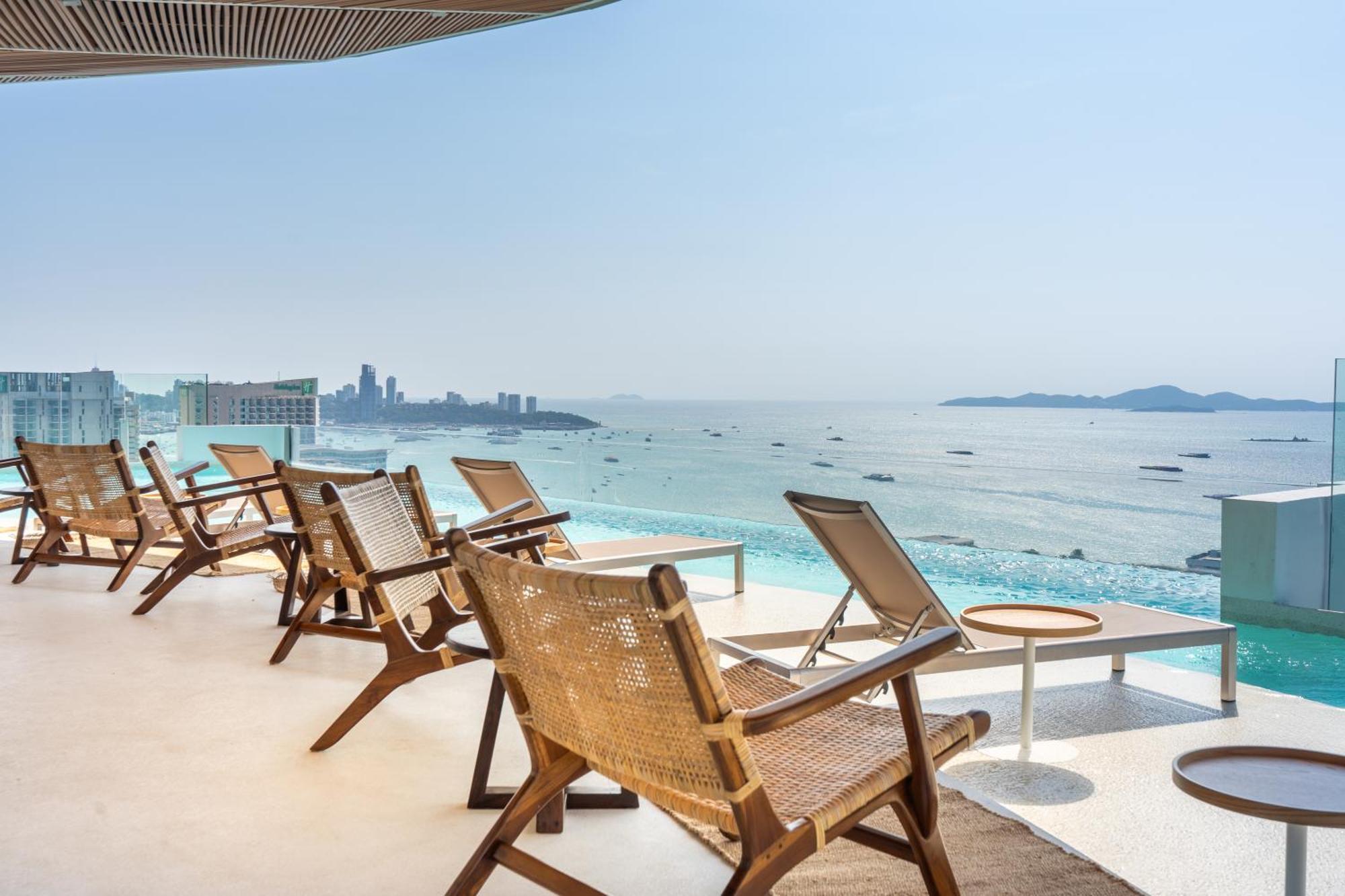 Akara Hotel Pattaya Exterior photo